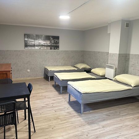 Hgs Home Noclegi Pracownicze Parking , Lazienki Гожув-Велькопольски Экстерьер фото