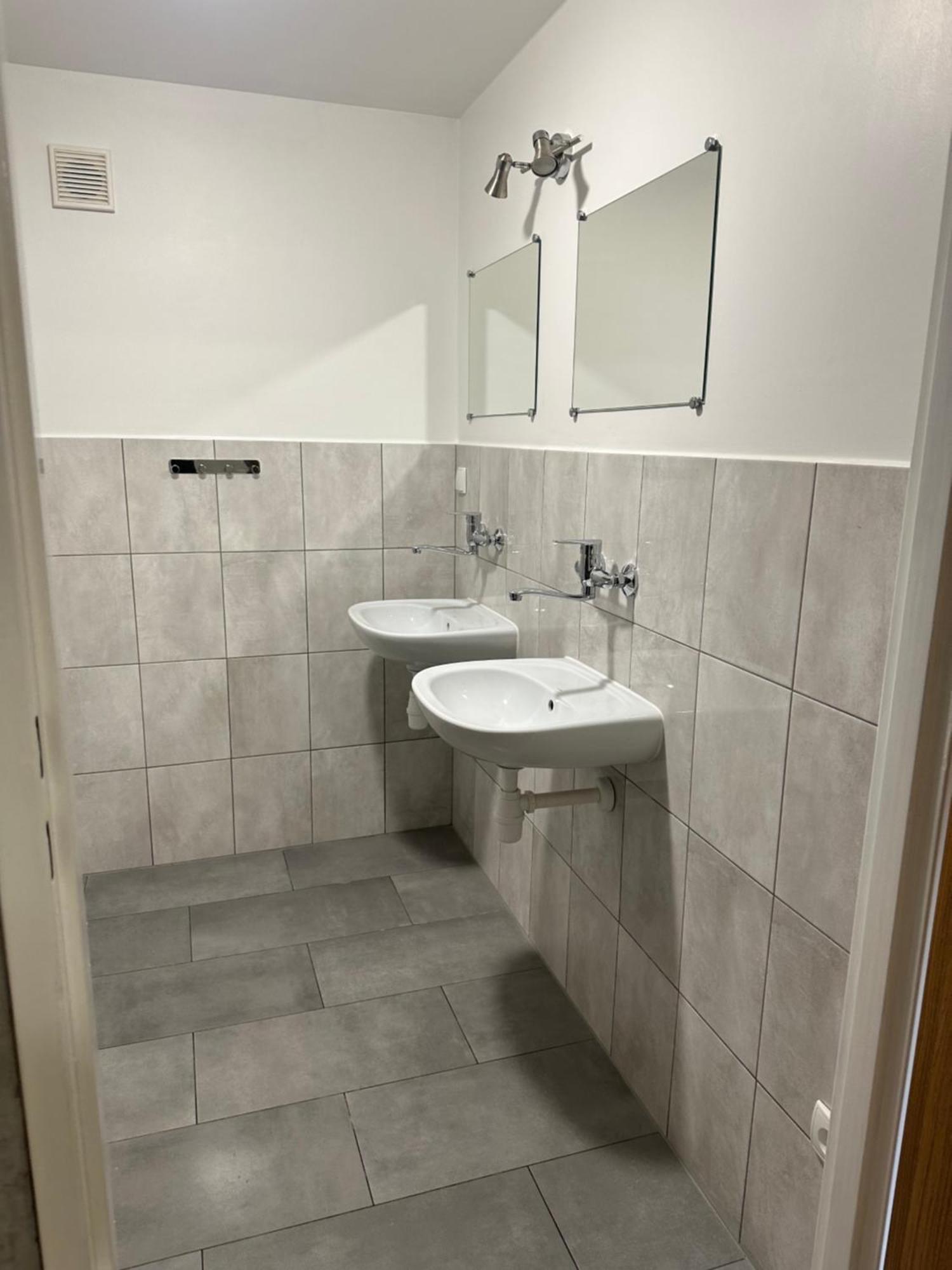 Hgs Home Noclegi Pracownicze Parking , Lazienki Гожув-Велькопольски Экстерьер фото