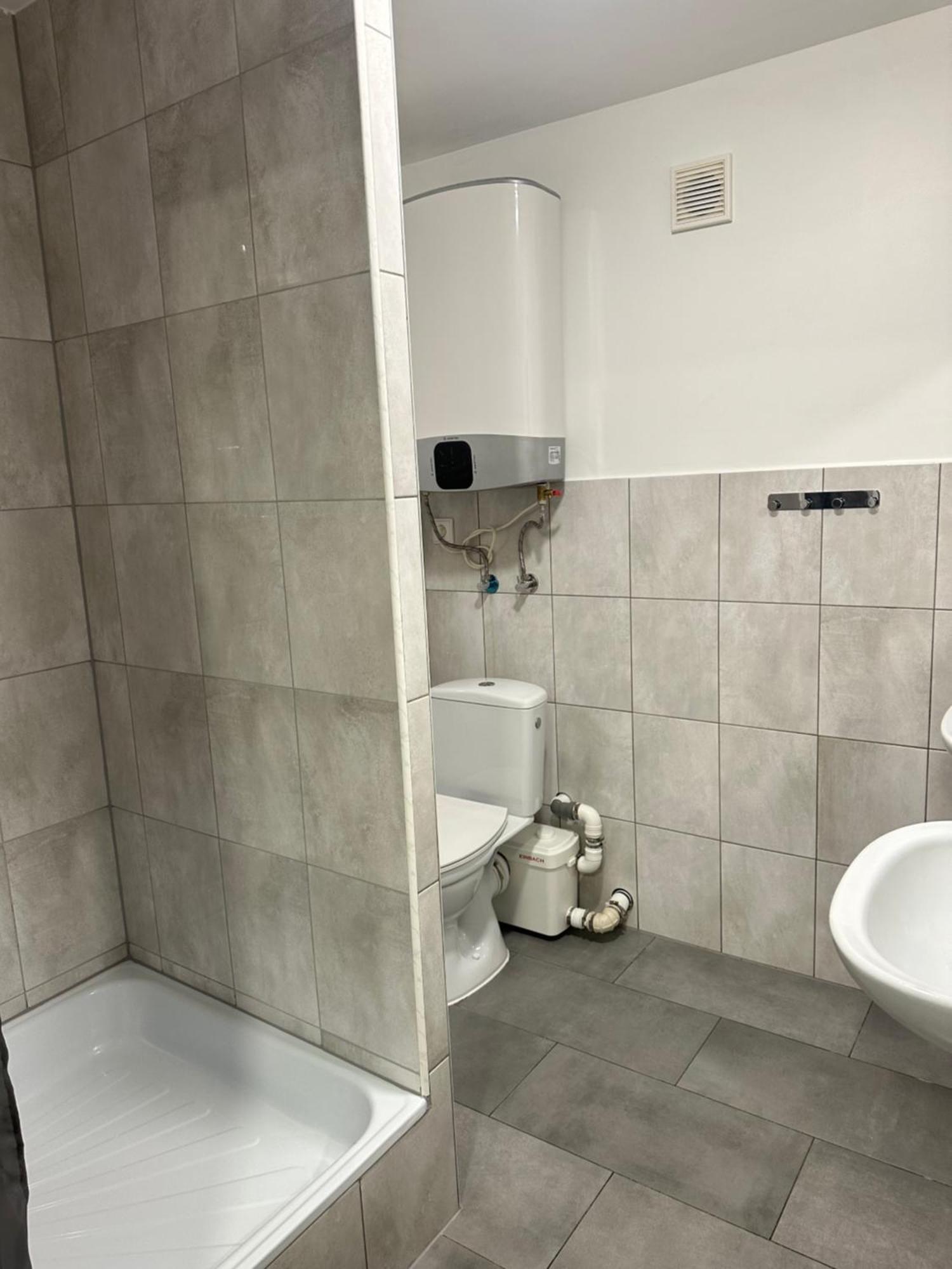 Hgs Home Noclegi Pracownicze Parking , Lazienki Гожув-Велькопольски Экстерьер фото